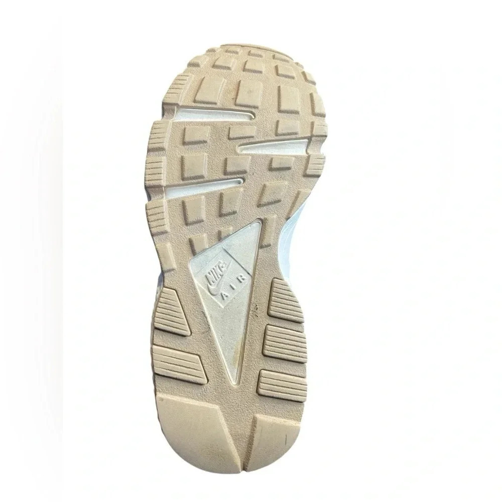 Nike Women's Air Huarache Run
Particle Beige rose gold BV1170 200 Size 7.5 - Picture 4 of 7
